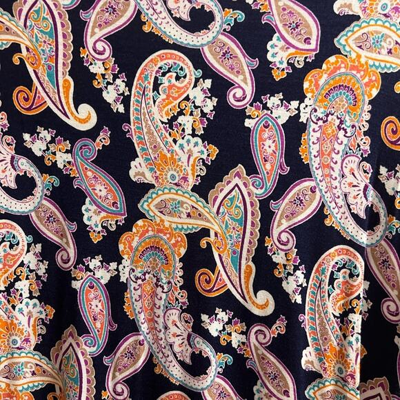 Woman’s new crepas blouse top - Picture 3 of 5